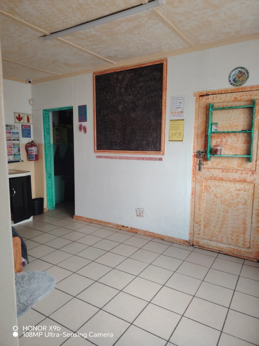 5 Bedroom Property for Sale in Wynberg Upper Western Cape